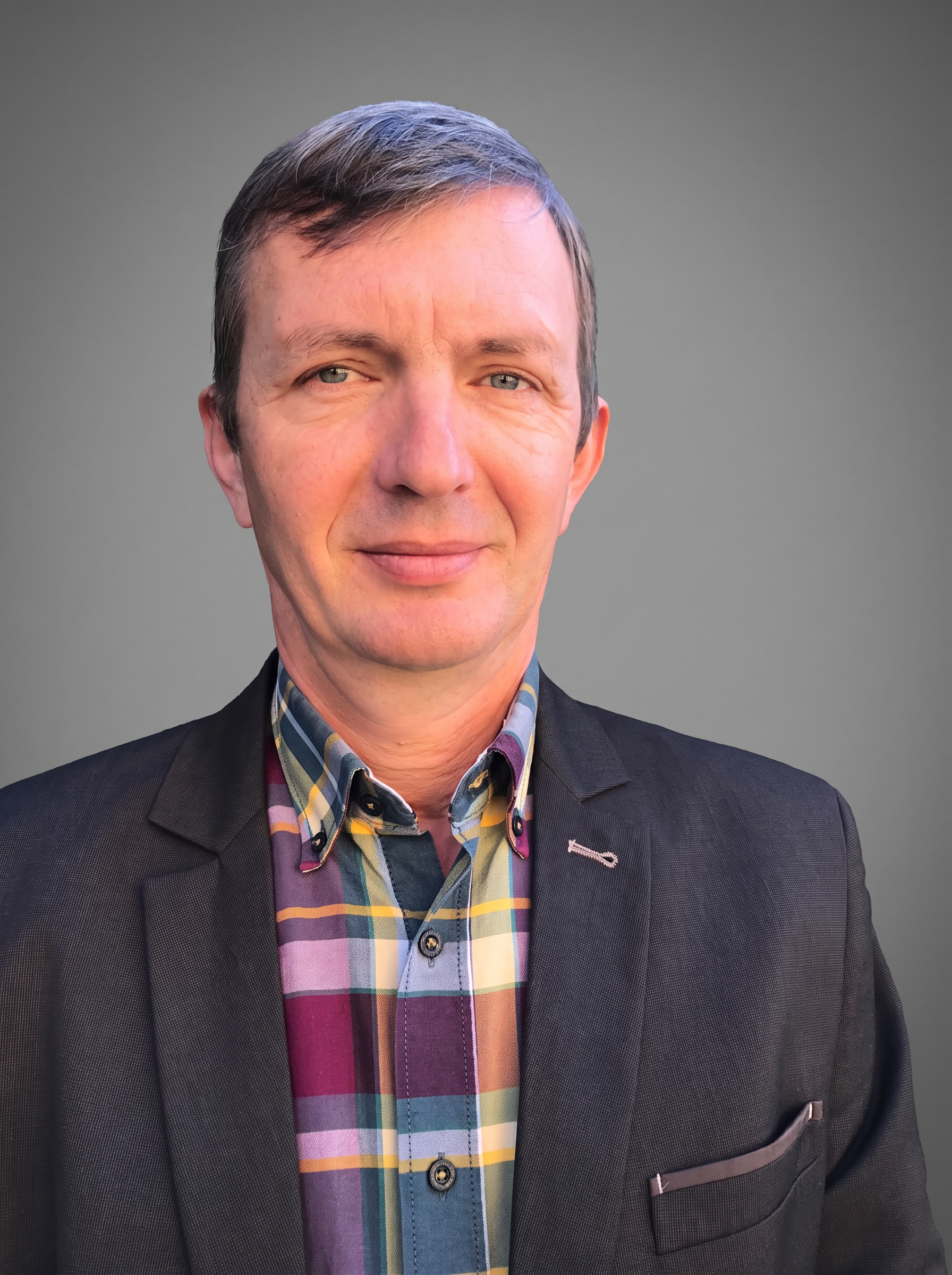 Ujvári Károly — cégvezető, egészségügyi gázmester